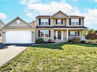117 Red Barn Cir, Liverpool, NY