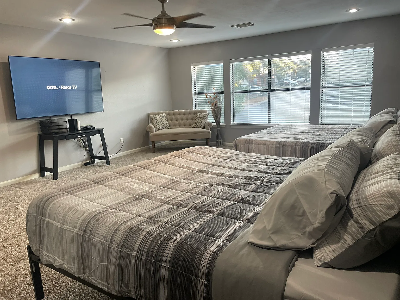 3 bed, 2.5 bath, 2100 sqft, $4,400 — Photo 4