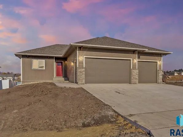 1612 E 67th St N, Sioux Falls, SD 57104