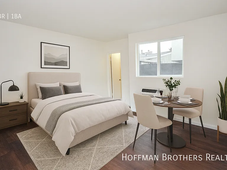 14617 Gilmore St #5 — Photo 4