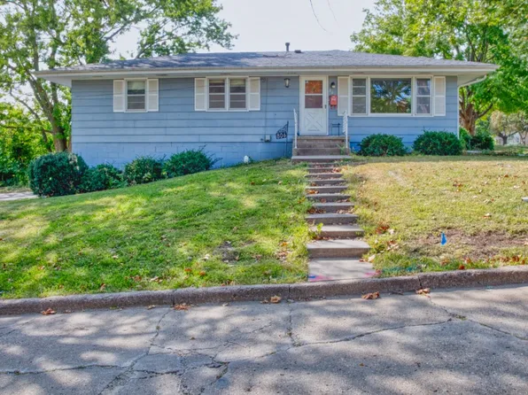 806 S Spruce St, Knoxville, IA 50138