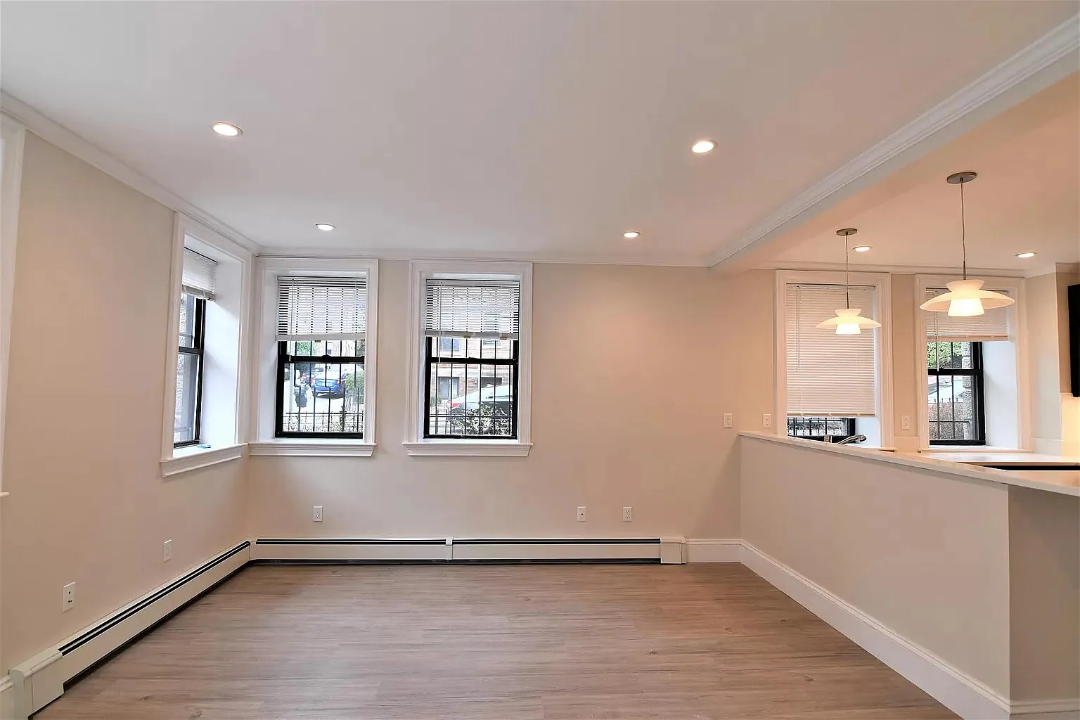 2 bed, 800 sqft, $2,850 — Photo 4