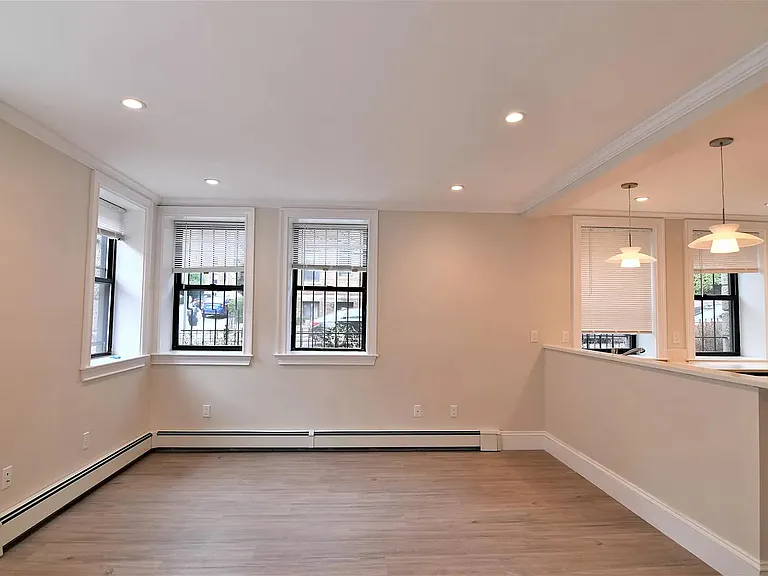 31 Glenville Ave #A — Photo 4