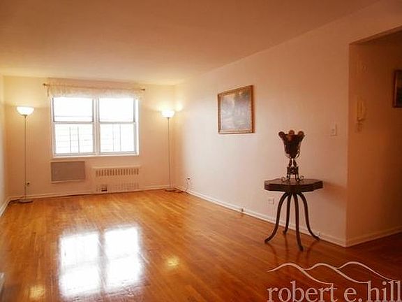 3rd image of 3065 Sedgwick Ave Unit 5G