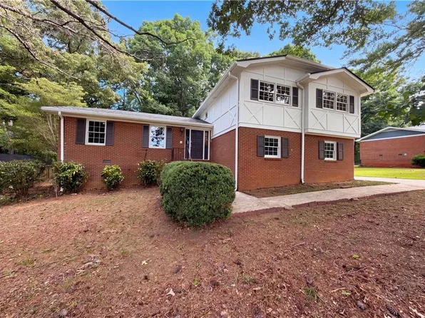 1938 Surrey Trl SE, Conyers, GA 30013