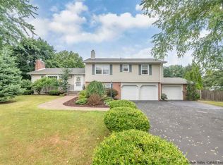 242 East Dr, Hurley, NY 12443