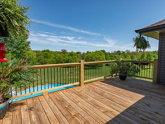 3rd image of 300 Fieldstone Road