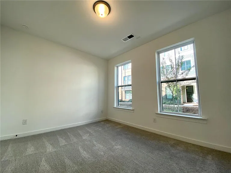 435 Ashbury Dr — Photo 20