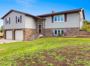 5914 Airport Dr, Pulaski, WI 54162