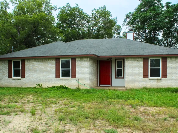 345 county road 672, Natalia, TX 78059