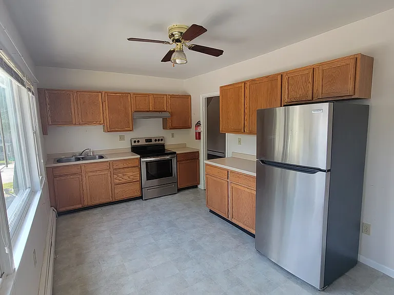 122 N Main St #4 — Photo 5