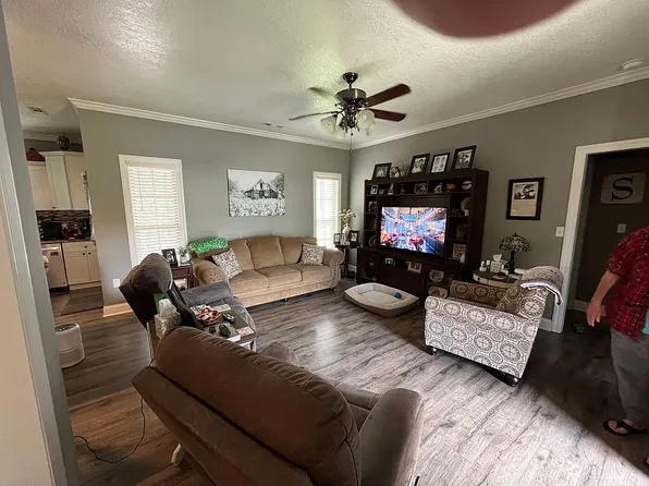 510 Covered Bridge Trl, Troy, TN 38260