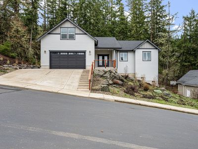1230 Holly Ave, Cottage Grove, OR, 97424