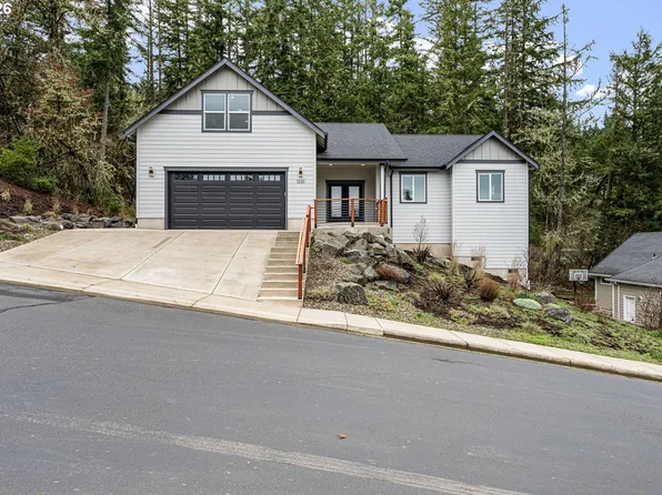 1230 Holly Ave, Cottage Grove, OR 97424