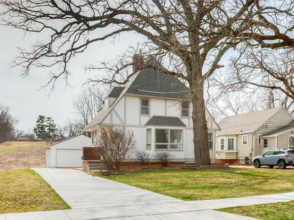 4222 Northwest Dr, Des Moines, IA 50310