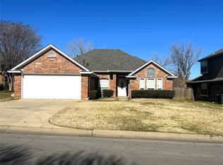 2524 Bauer Dr, Denton, TX 76207