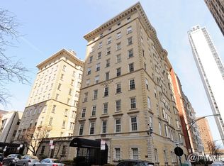 70 E Scott St APT 106, Chicago, IL 60610