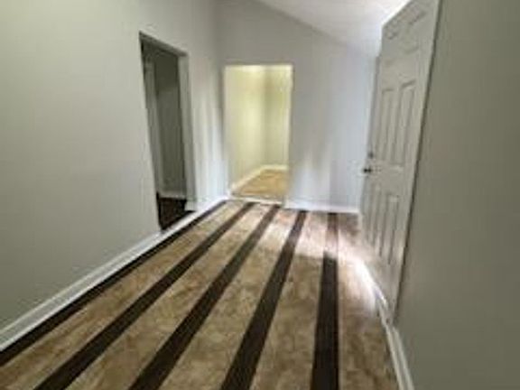3rd image of 146 W Lexington Ave #984567F34