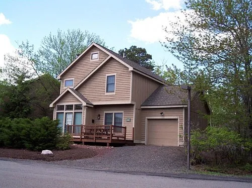 122 Laurel Ct photo 1