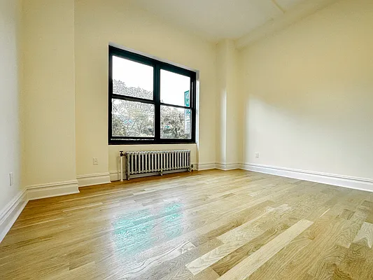 Rented by Manhattan Realty Group | media 15