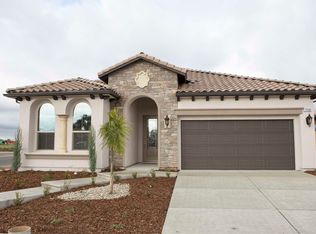 7330 W Robinwood Ln, Fresno, CA 93723