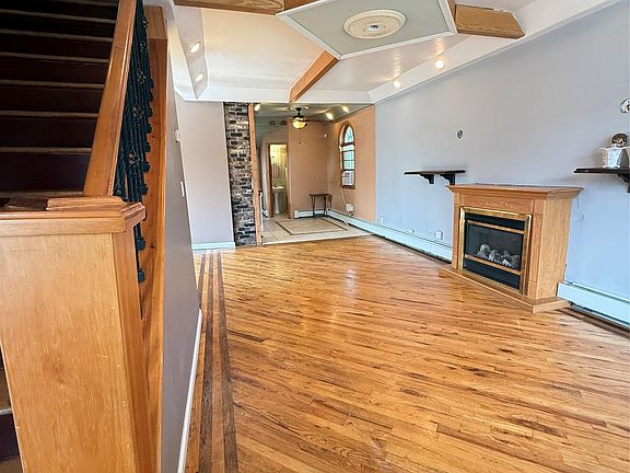 4th image of 1720 Montague Avenue