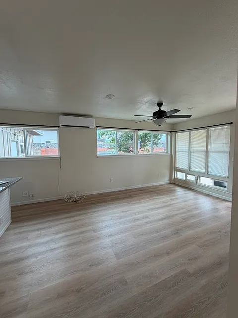 3 bed, 803 sqft, $3,700 — Photo 3
