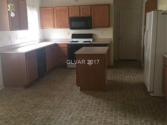 2nd image of 4712 Cliff Breeze Dr #0