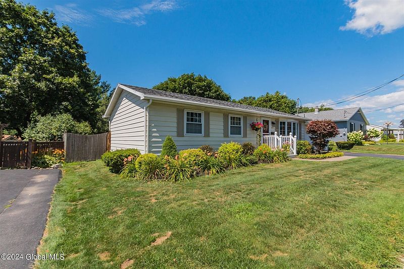 2nd image of 221 Jansen Avenue