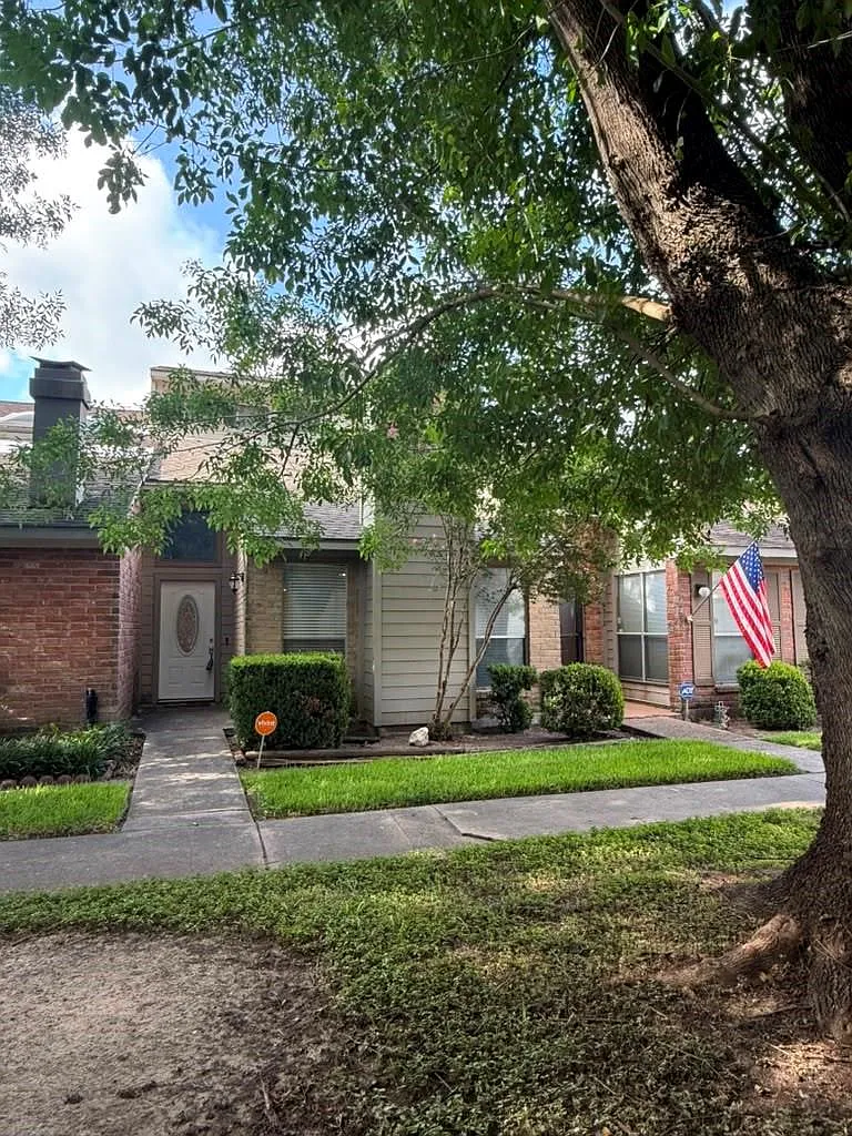 2 bed, 2.0 bath, 1315 sqft, $1,750 — Photo 1