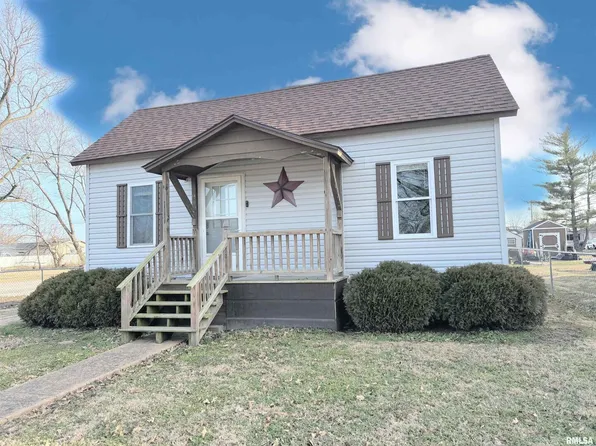 111 E North St, Sesser, IL 62884