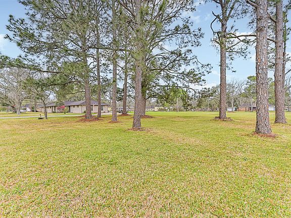 3rd image of 901 N Amburn Rd