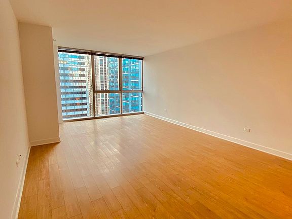 3rd image of 200 N Garland Ct #21