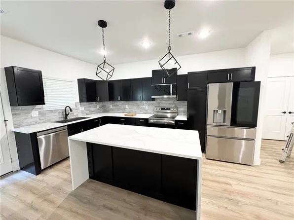 30 Rockhill Ln, Bella Vista, AR 72715