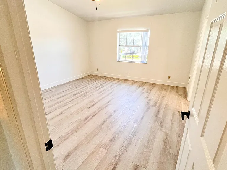 1438 Hawthorne Pl — Photo 27