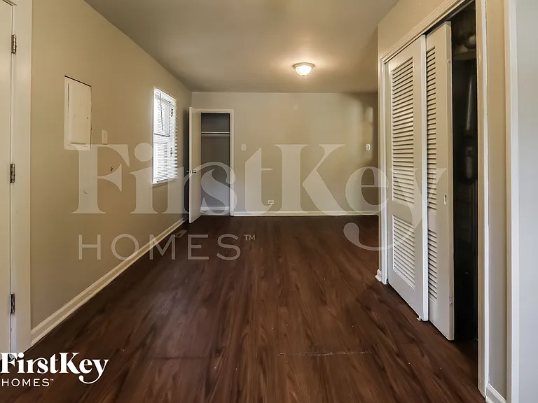 703 Porter St — Photo 5