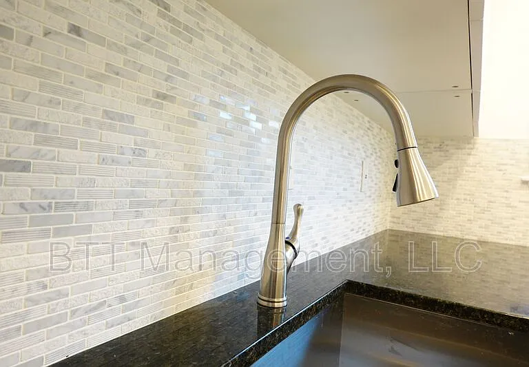 8802 Plymouth St #6 — Photo 1