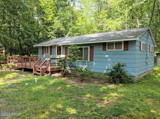 102 Red Pine Rd, Dingmans Ferry, PA 18328