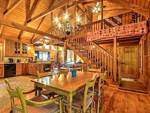 2nd image of 451 Passage Ln