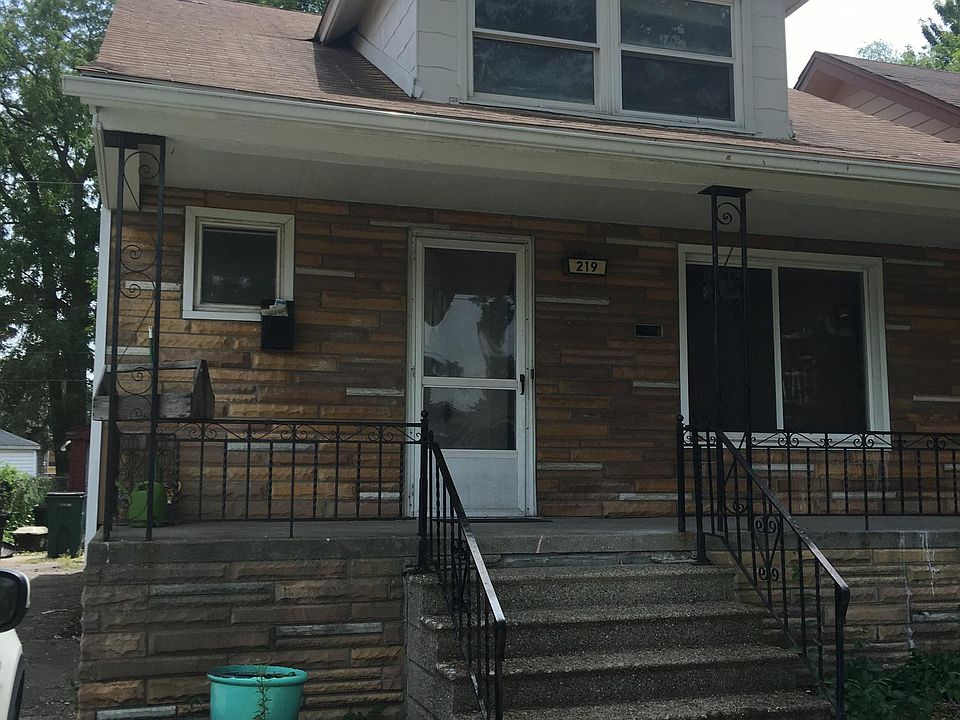 1st image of 219 W Chesterfield St #1