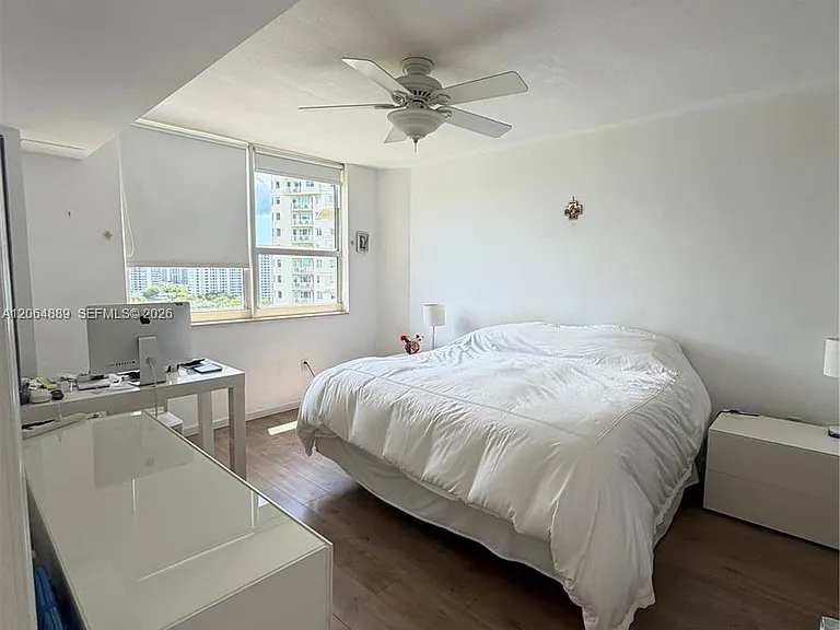 19501 W Country Club Dr #1215 — Photo 18