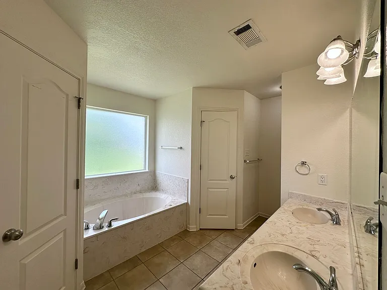 3709 Salt Fork Dr — Photo 14
