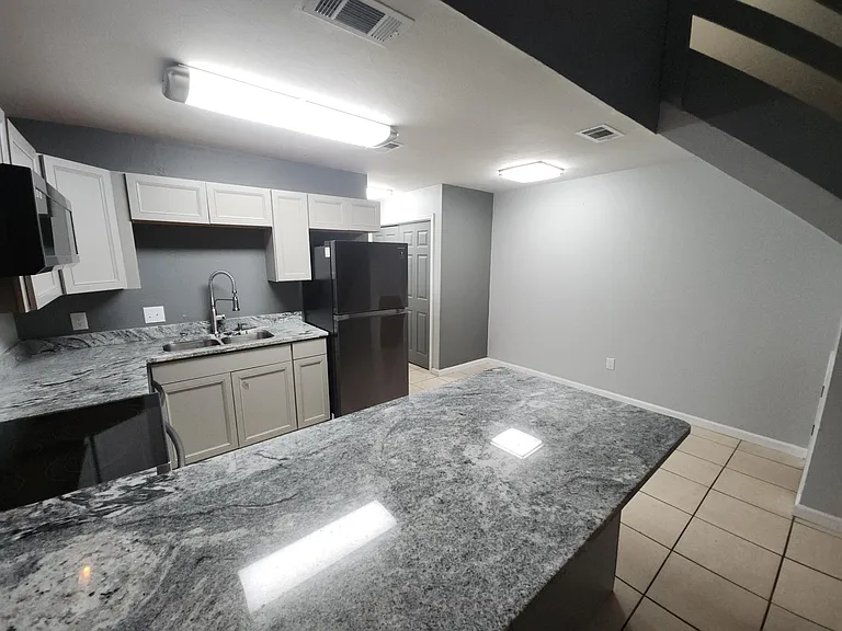1143 Ocala Rd — Photo 10