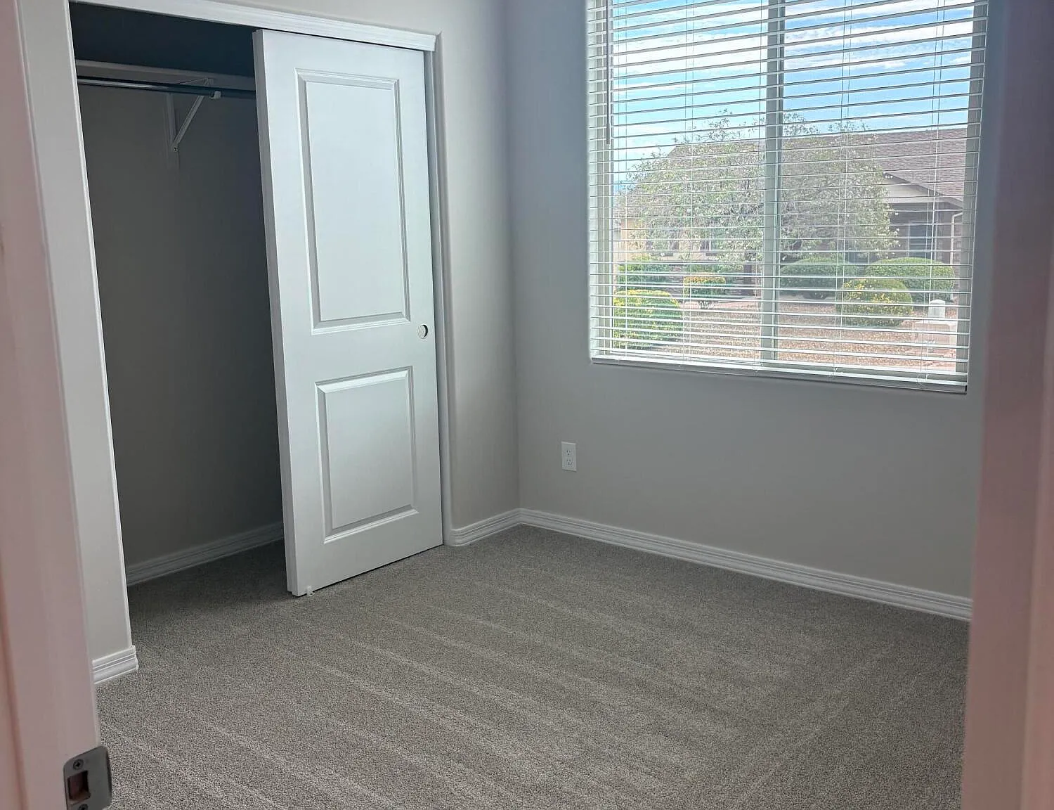3 bed, 2.0 bath, 1557 sqft, $2,200 — Photo 4