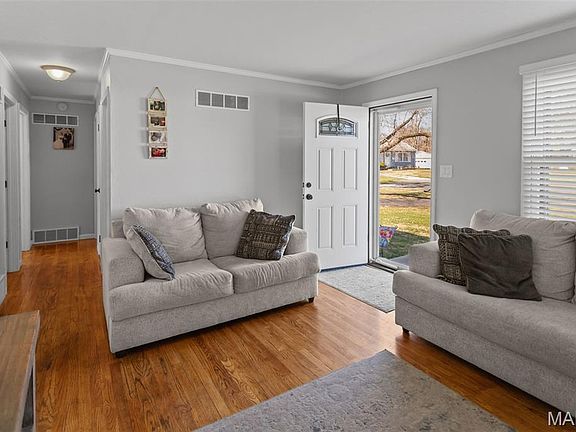 4th image of 7 Passavant Ct