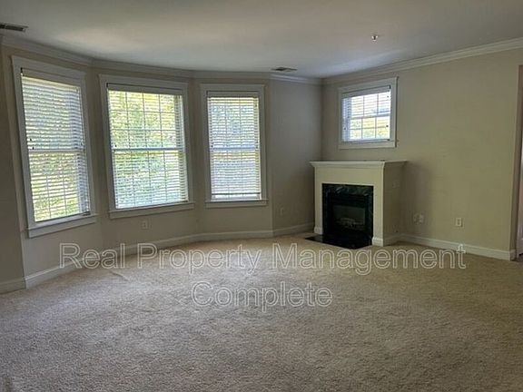 2nd image of 435 E Freemason St APT 2A