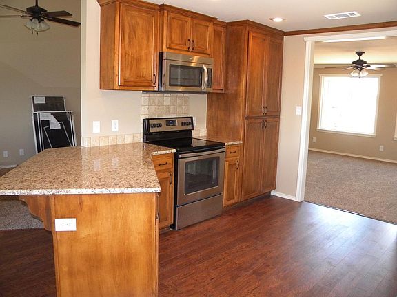 4th image of 5055 Windwood Dr