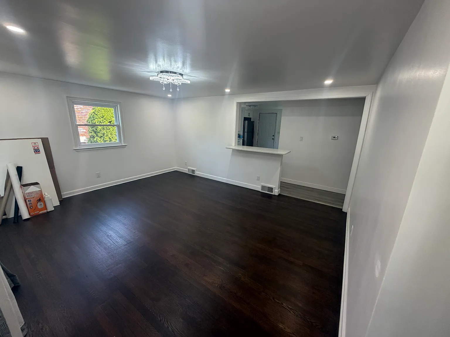 3 bed, 952 sqft, $2,900 — Photo 2