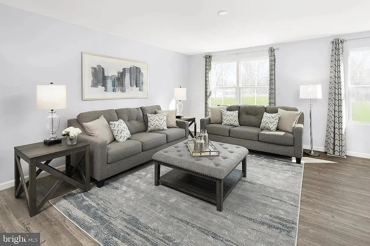3 bed, 1220 sqft, $2,600 — Photo 1