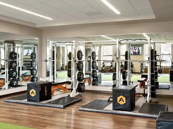 1 West Street image 10 of 13